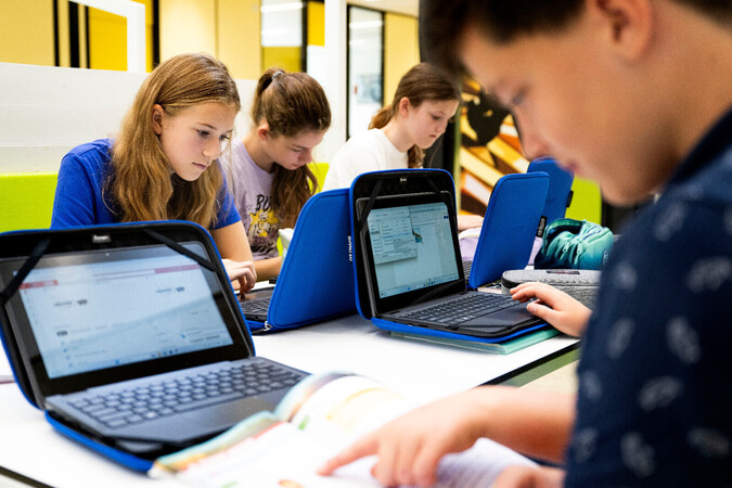 Onderzoek bestuurlijke fusie KSE en Stichting Markland College: samenwerking voor de toekomst